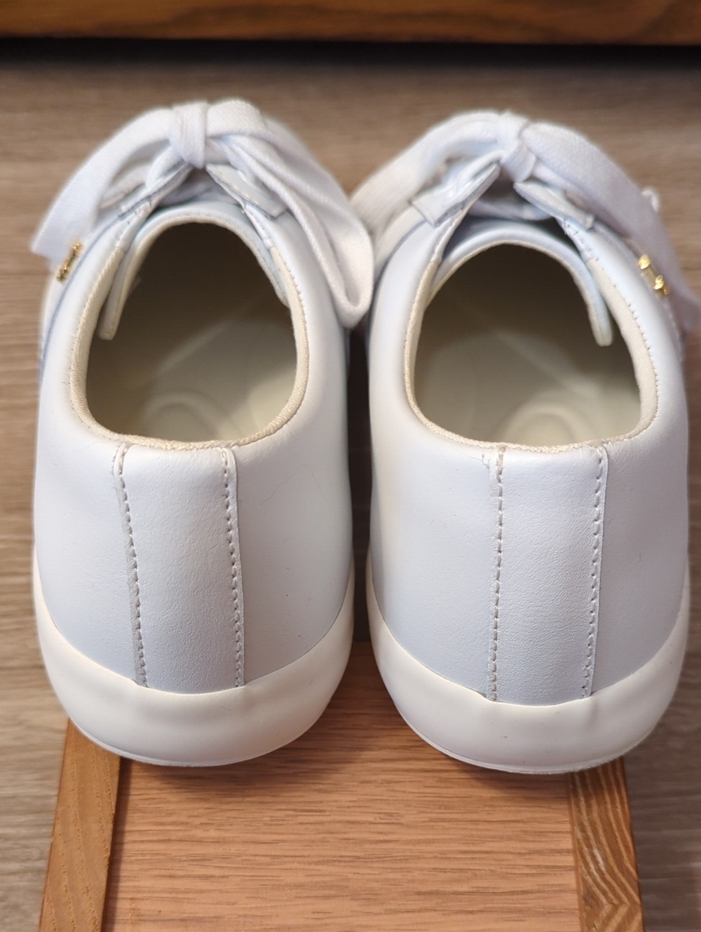 Lauren Ralph Lauren White Lace-Up Sneakers with Gold LRL Logo Size 7 - Picture 5 of 9